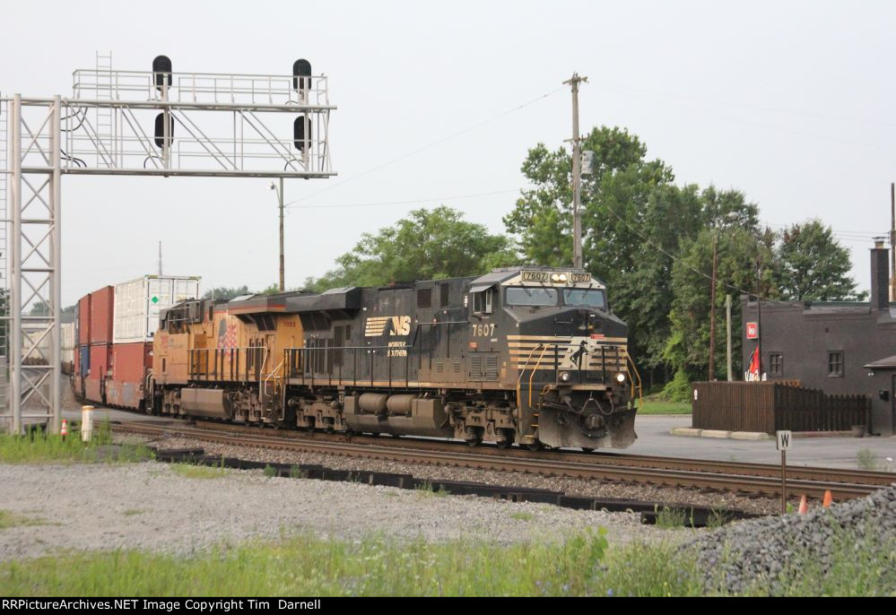 NS 7607 leads 267